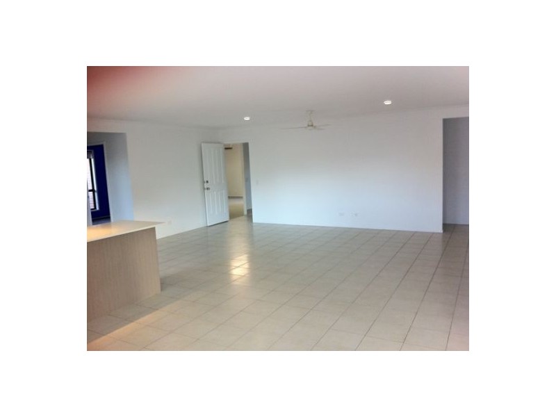 16 Santa Maria Ave, Urraween QLD 4655