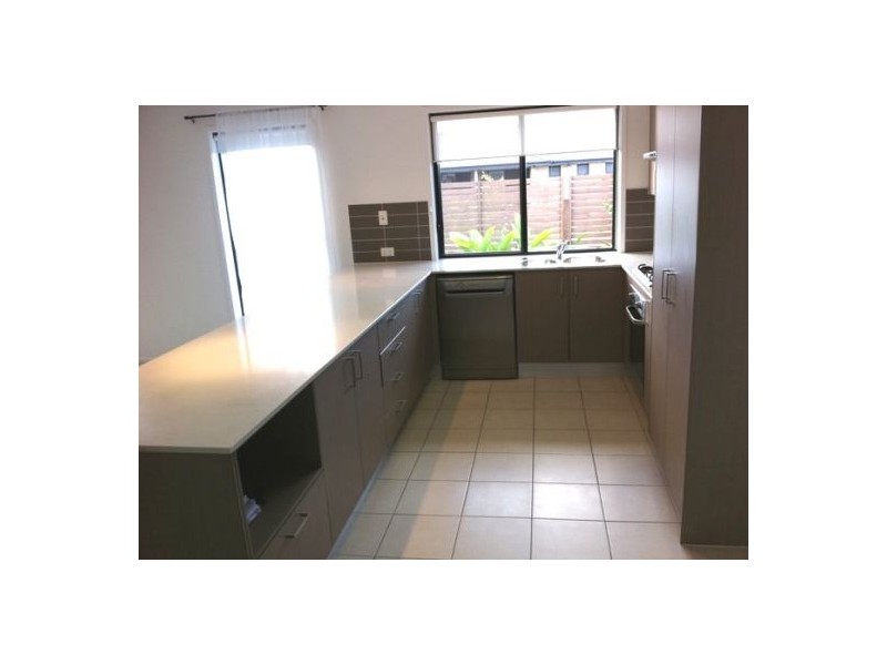 16 Santa Maria Ave, Urraween QLD 4655