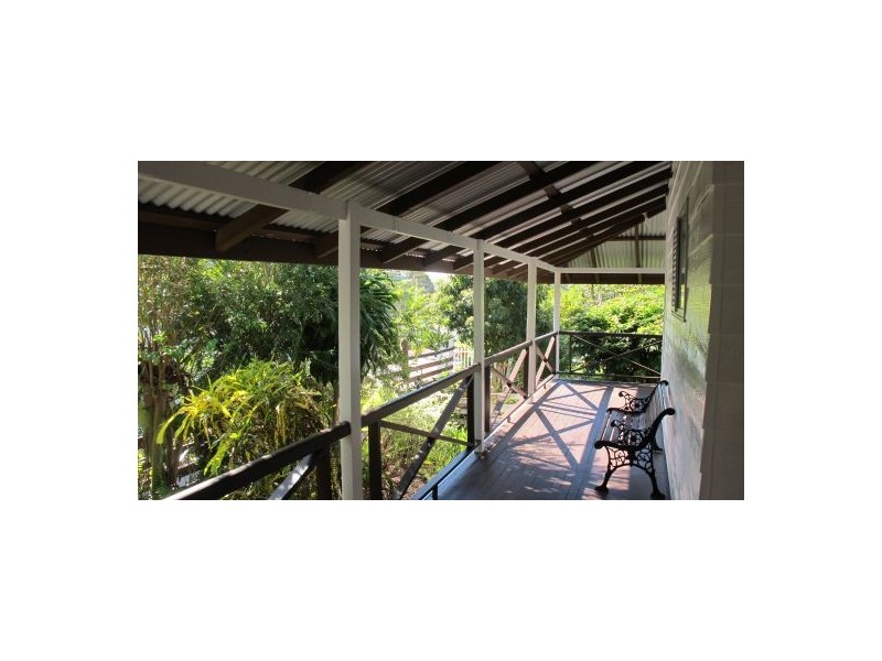 41 Kent St, Urangan QLD 4655