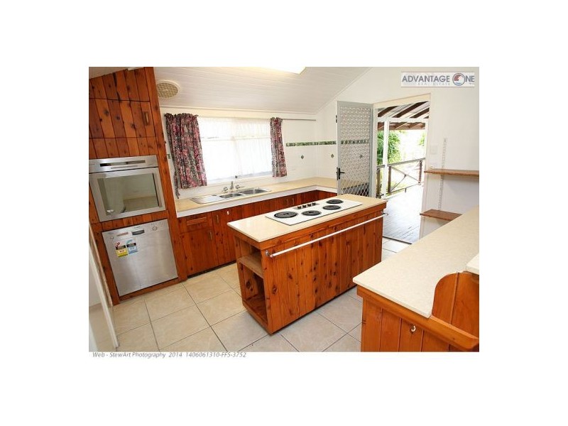 41 Kent St, Urangan QLD 4655