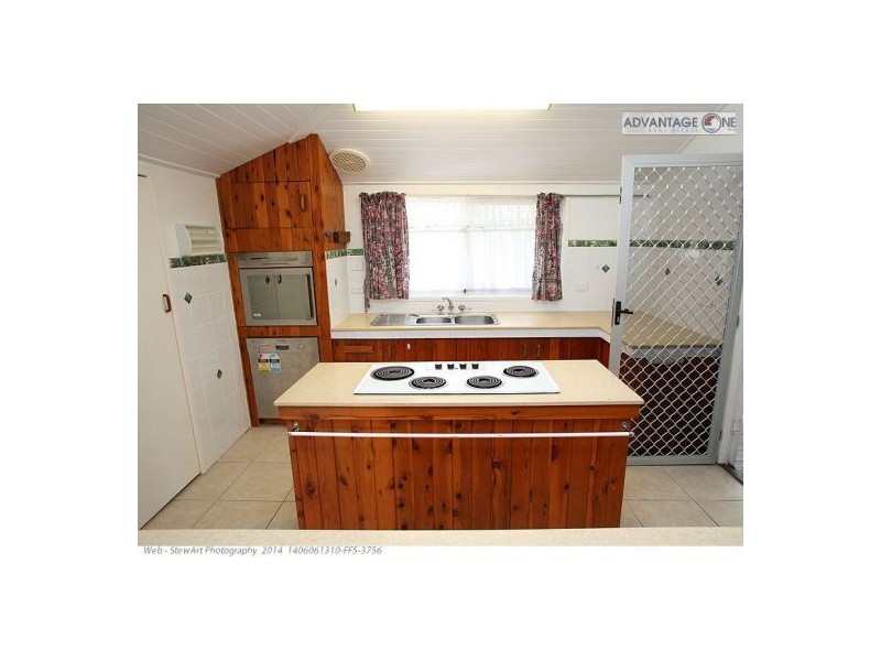 41 Kent St, Urangan QLD 4655