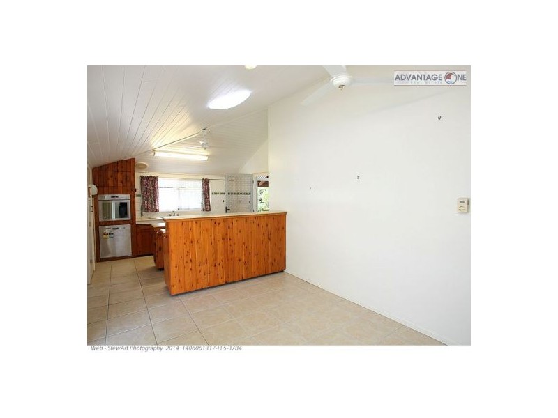 41 Kent St, Urangan QLD 4655