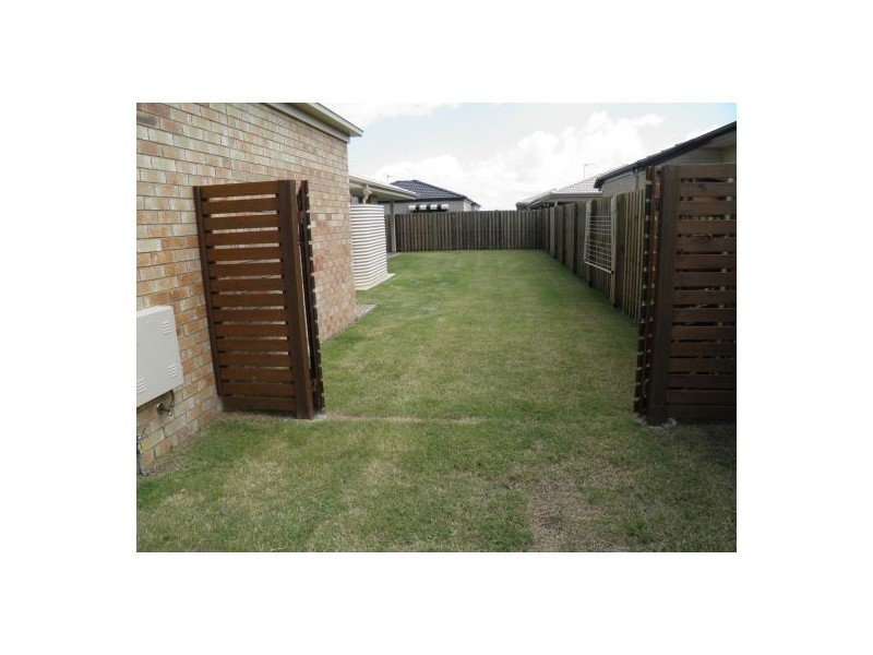 7 Burke Crt, Urraween QLD 4655