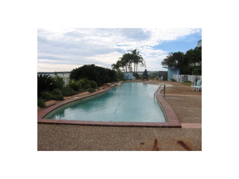 63 Great Sandy Strait, Urangan QLD 4655