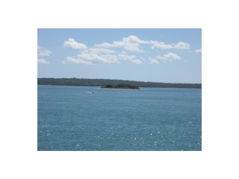 63 Great Sandy Strait, Urangan QLD 4655