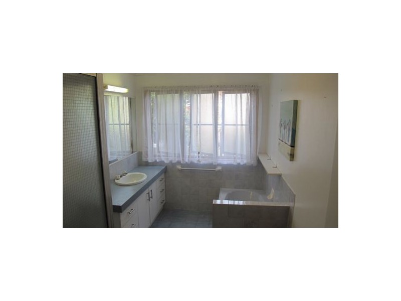 6 Coongul Court, Urraween QLD 4655