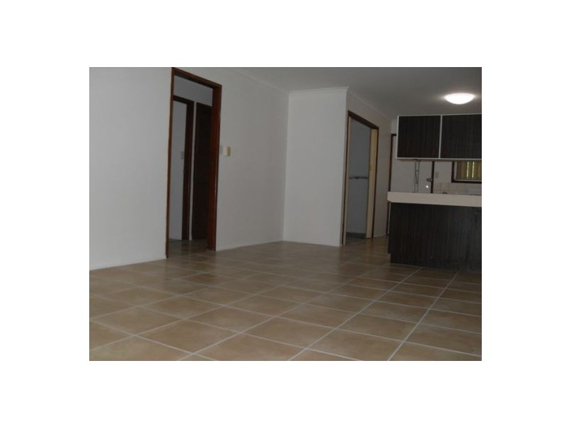 6a Saunders Street, Point Vernon QLD 4655