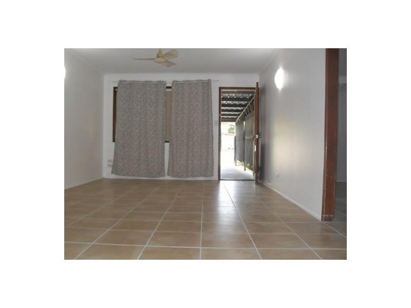 6a Saunders Street, Point Vernon QLD 4655