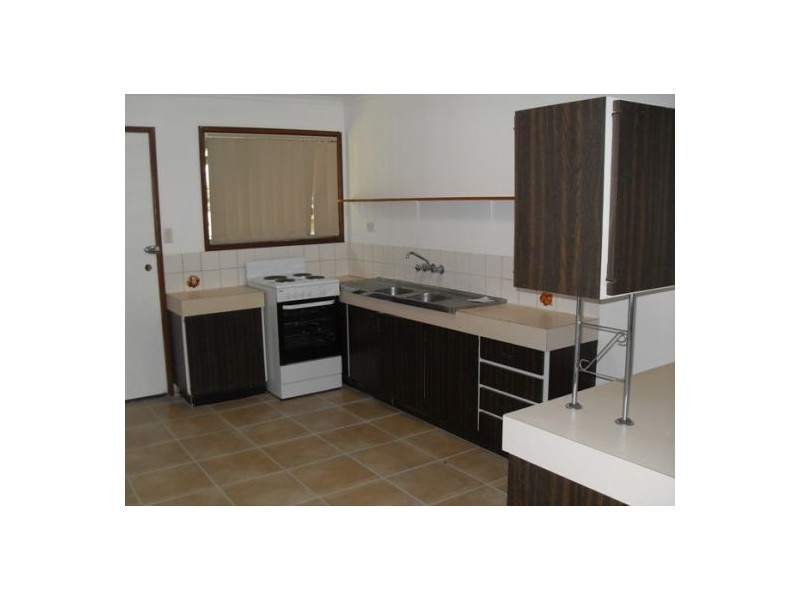 6a Saunders Street, Point Vernon QLD 4655