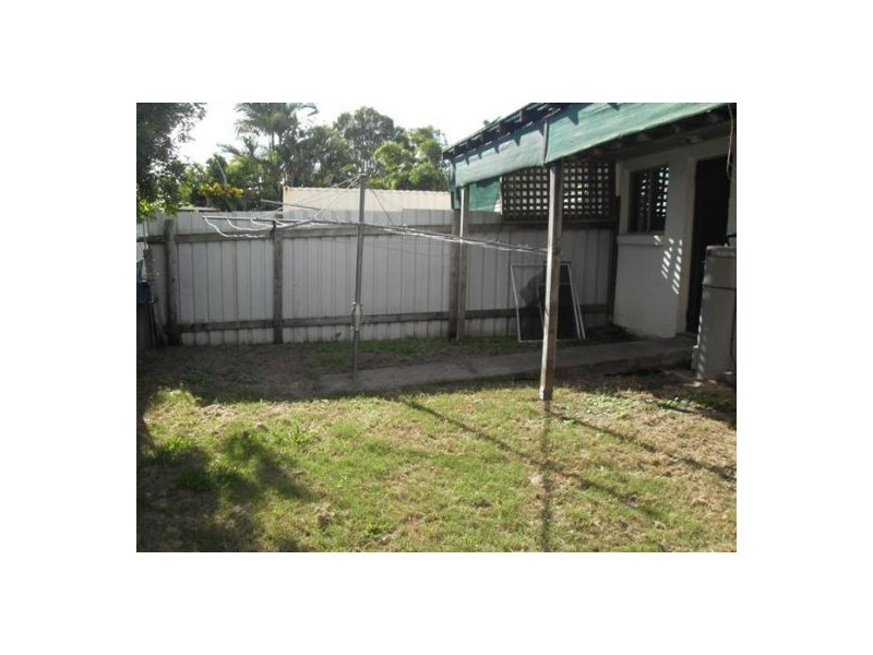 6a Saunders Street, Point Vernon QLD 4655