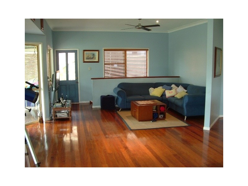 663 Esplanade, Urangan QLD 4655