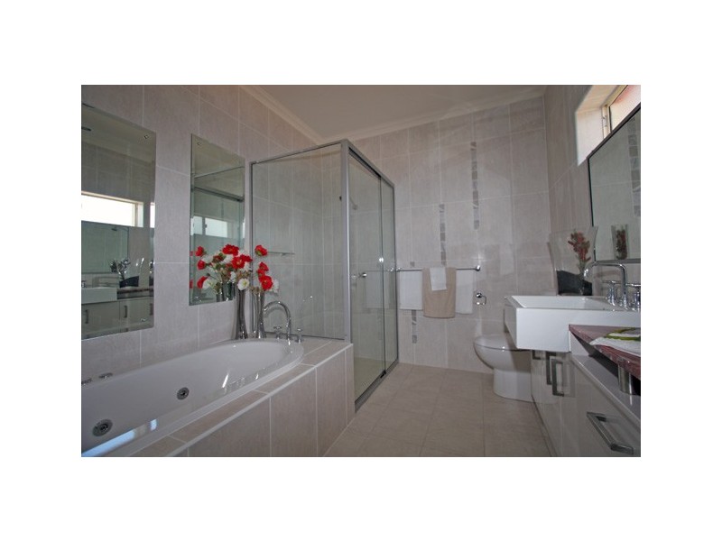 46-48 Taylor Street, Pialba QLD 4655