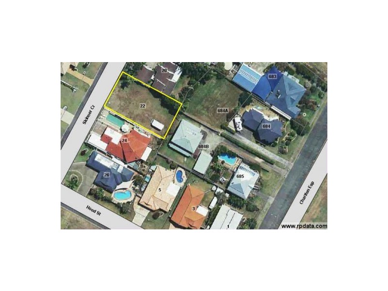 22 Skinner Cres, Urangan QLD 4655