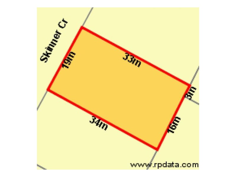 22 Skinner Cres, Urangan QLD 4655