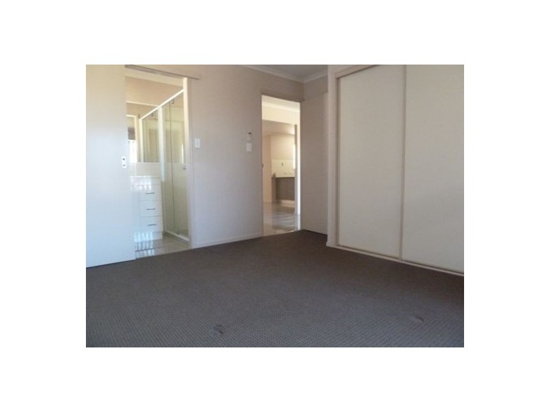 15 Crystal Court, Urangan QLD 4655