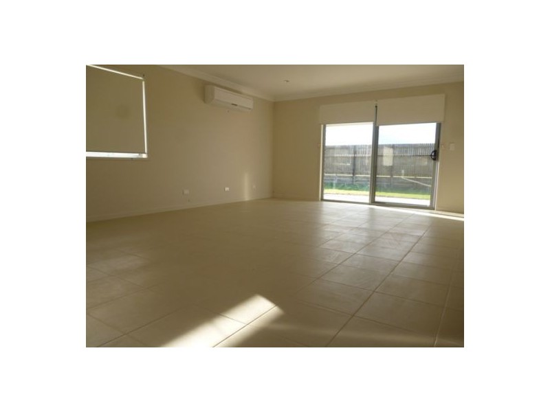 31 Bounty Circuit, Eli Waters QLD 4655