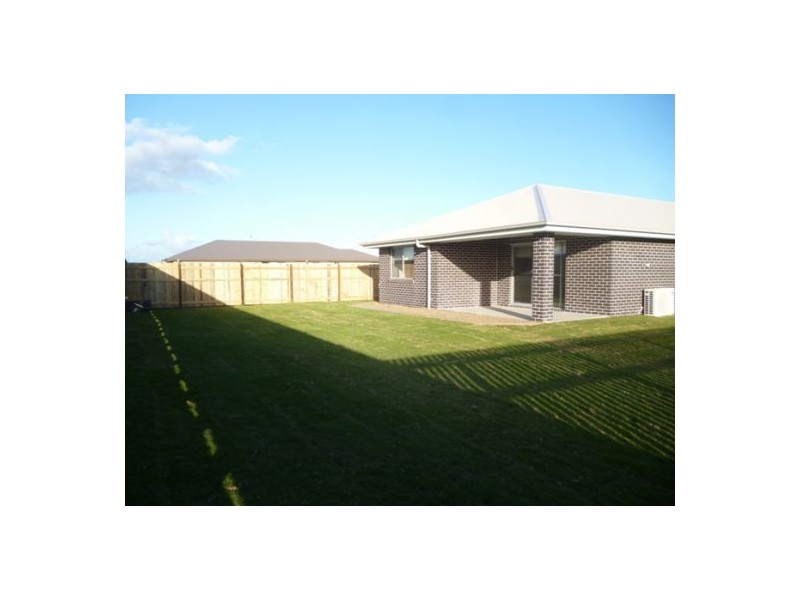 31 Bounty Circuit, Eli Waters QLD 4655