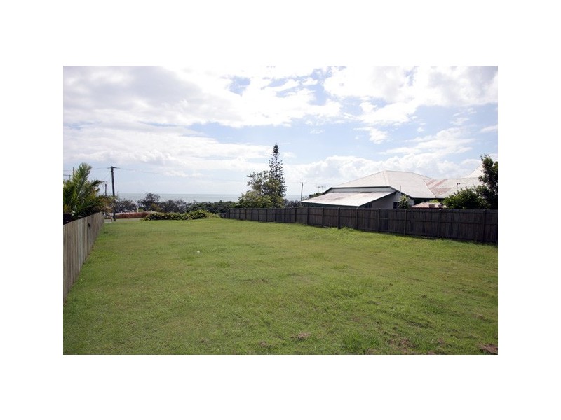 83 Esplanade, Point Vernon QLD 4655