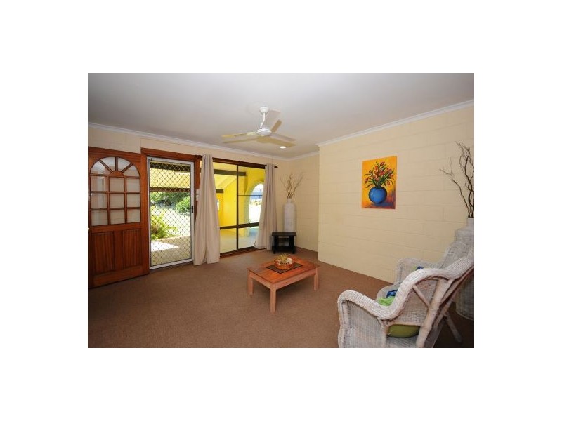 1/10 Hibiscus Street, Urangan QLD 4655