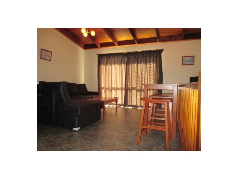 10/4 Pilot, Urangan QLD 4655