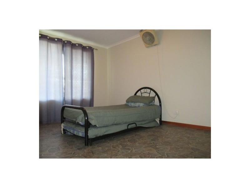 10/4 Pilot, Urangan QLD 4655