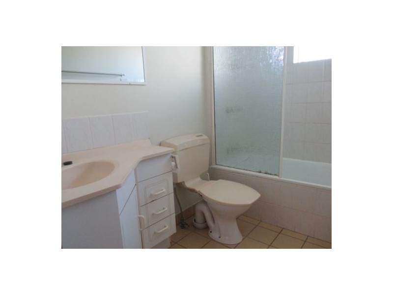 10/4 Pilot, Urangan QLD 4655