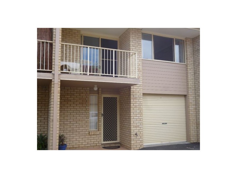 4/33 King Street, Urangan QLD 4655