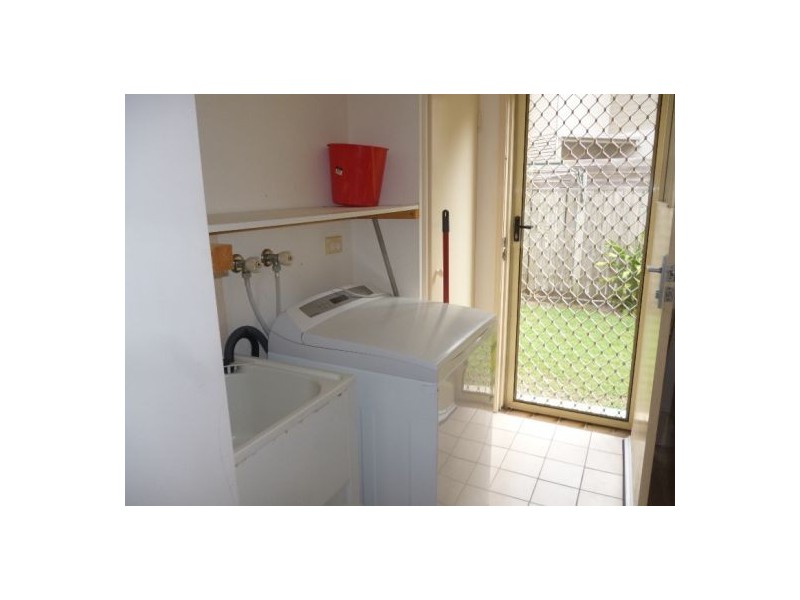 4/33 King Street, Urangan QLD 4655