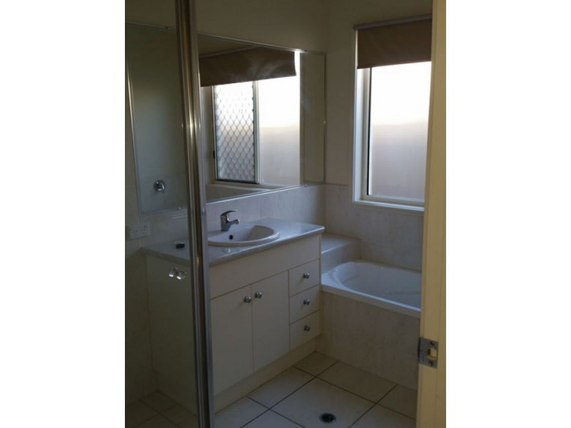 17 Harly Court, Urraween QLD 4655