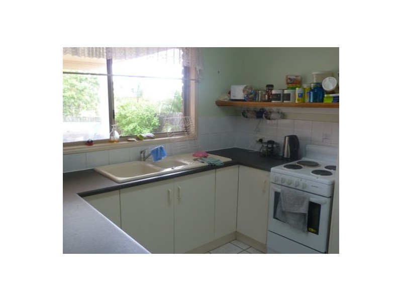 1/5 Ian Avenue, Kawungan QLD 4655