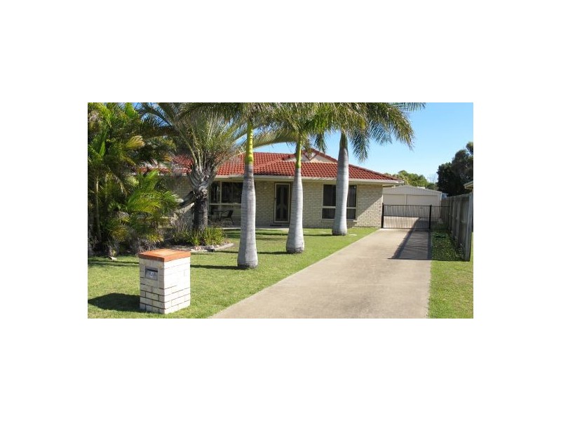 4 Fiona Crt, Urangan QLD 4655
