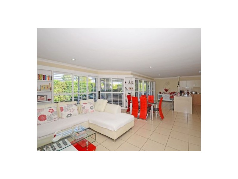 13 FULMAR COURT, Burrum Heads QLD 4659