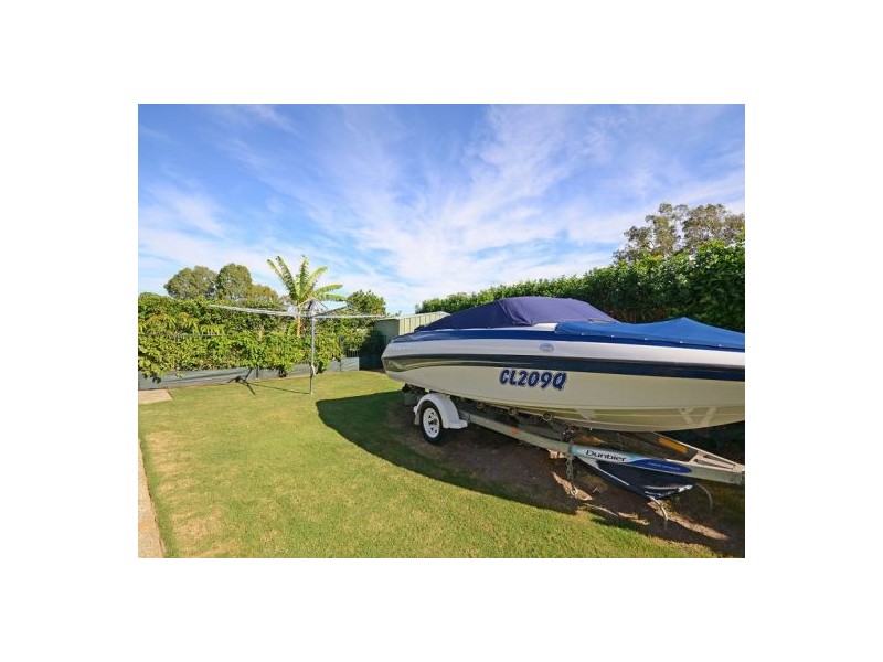 13 FULMAR COURT, Burrum Heads QLD 4659