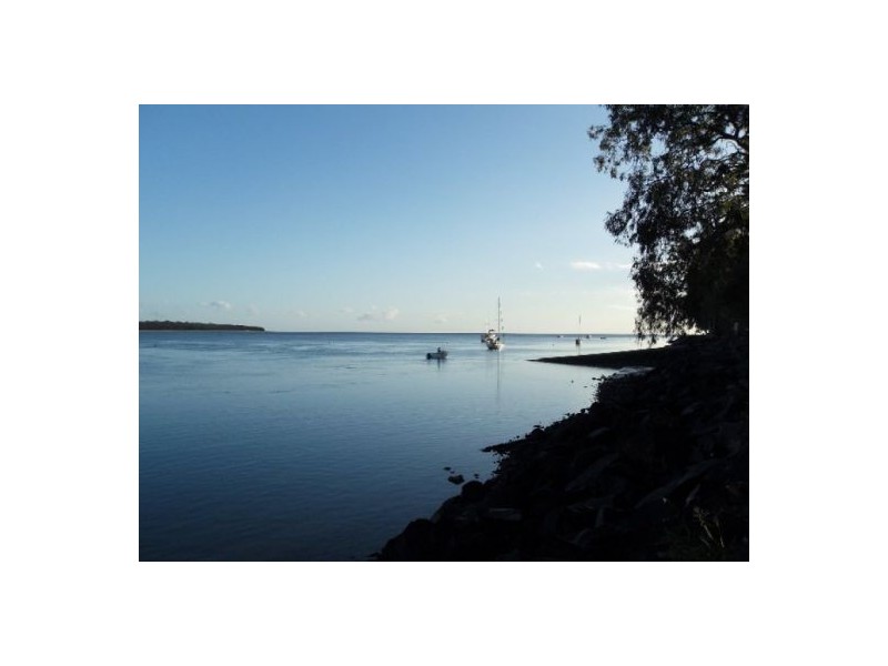 13 FULMAR COURT, Burrum Heads QLD 4659