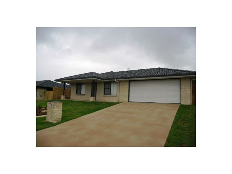 8 Corella Street, Kawungan QLD 4655