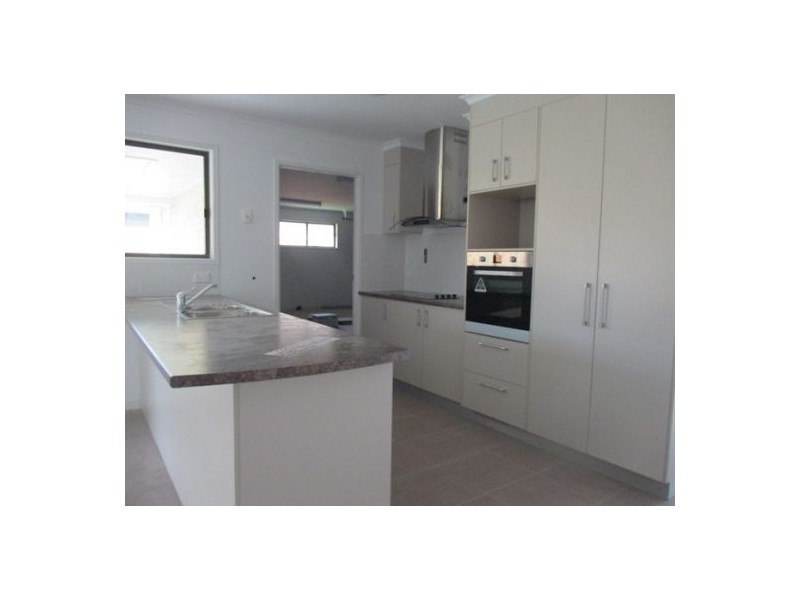 8 Corella Street, Kawungan QLD 4655