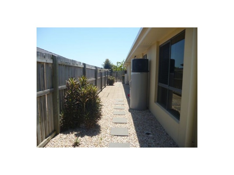 18 Bayswater Drive, Urraween QLD 4655