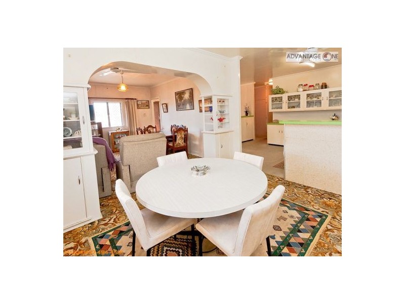 33 Kent St, Urangan QLD 4655