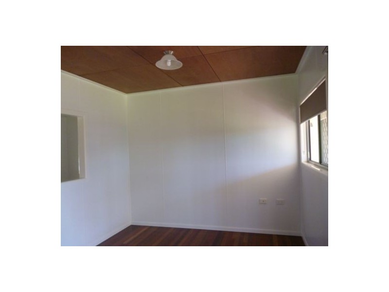 546 Esplanade, Urangan QLD 4655