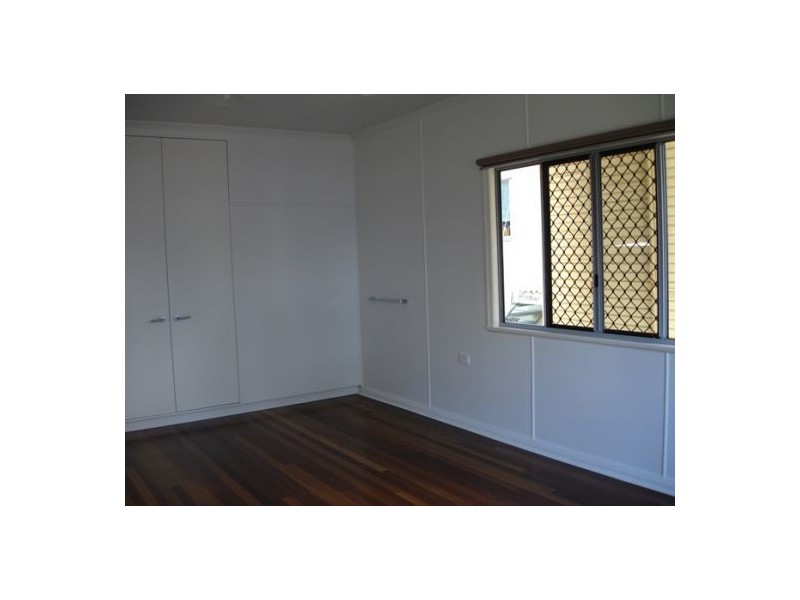 546 Esplanade, Urangan QLD 4655