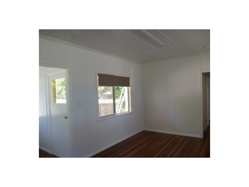 546 Esplanade, Urangan QLD 4655