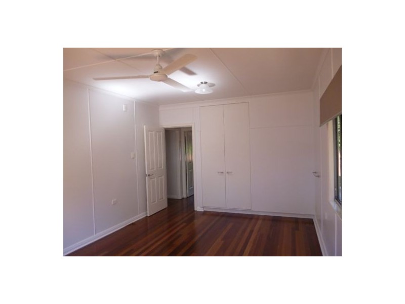 546 Esplanade, Urangan QLD 4655