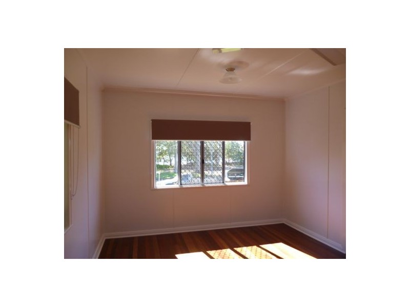 546 Esplanade, Urangan QLD 4655