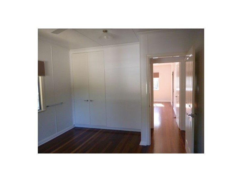 546 Esplanade, Urangan QLD 4655