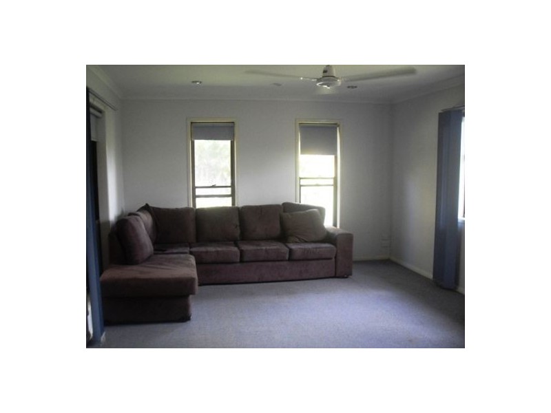 7 North Street, Point Vernon QLD 4655