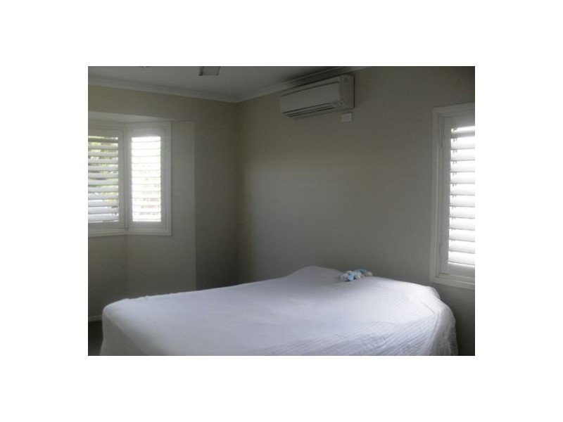 7 North Street, Point Vernon QLD 4655