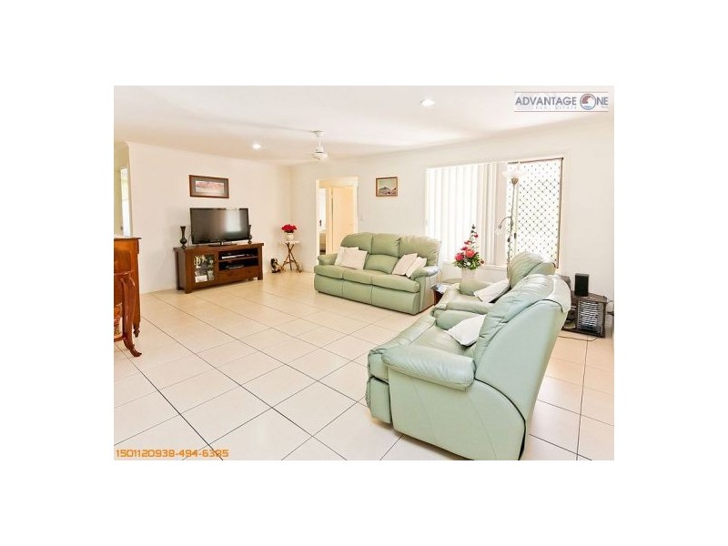 12 EMERALD PARK WAY, Urangan QLD 4655