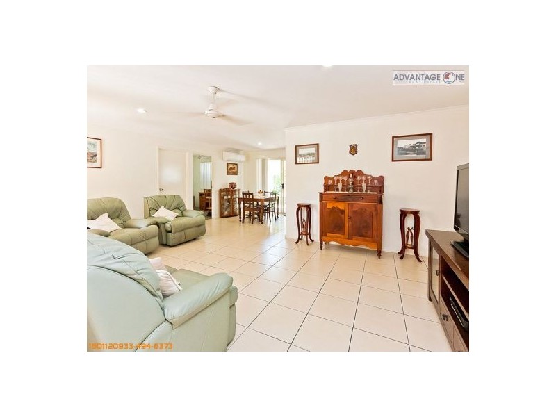 12 EMERALD PARK WAY, Urangan QLD 4655