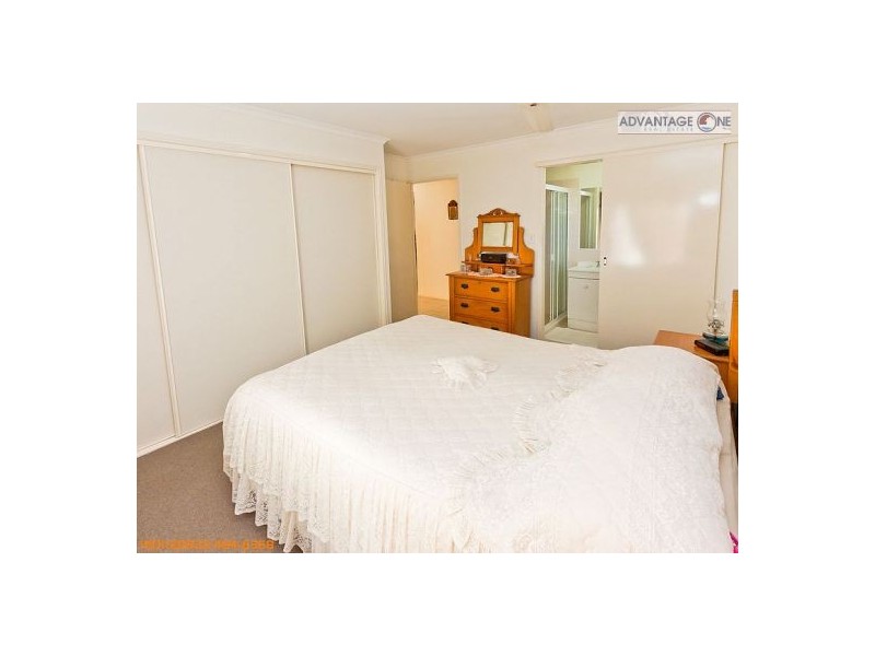 12 EMERALD PARK WAY, Urangan QLD 4655