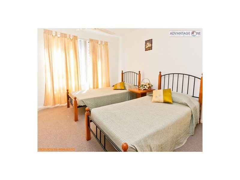 12 EMERALD PARK WAY, Urangan QLD 4655